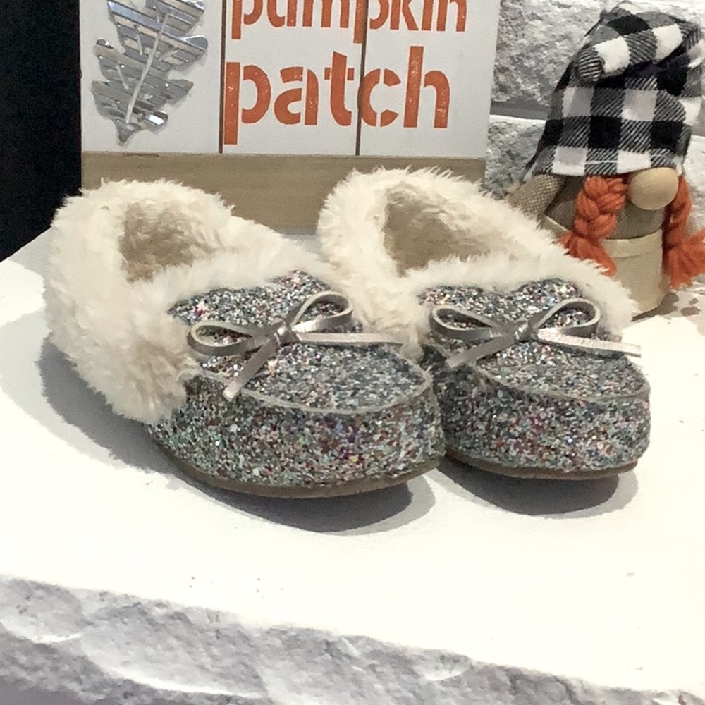 Girls slippers size 1